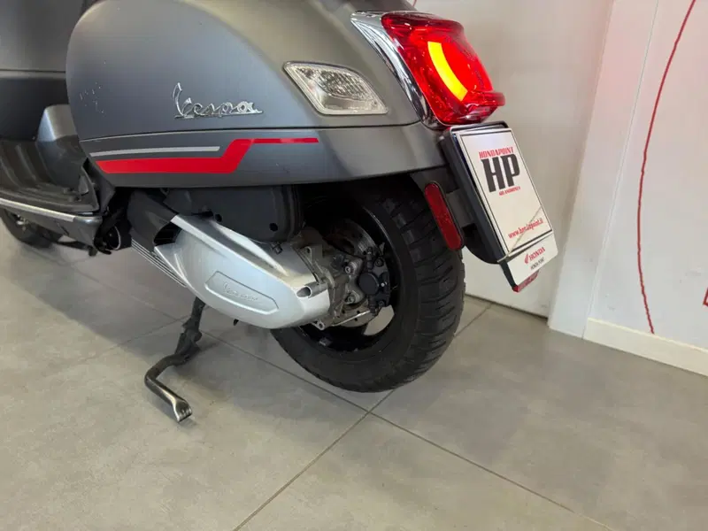 Vespa GTS 300 Super Sport Hpe (2021 - 22) (15)