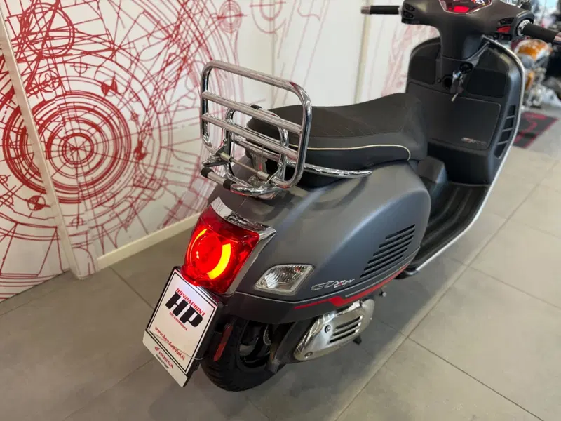 Vespa GTS 300 Super Sport Hpe (2021 - 22) (12)