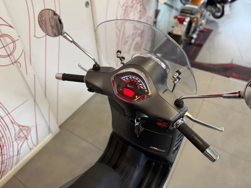 Vespa GTS 300 Super Sport Hpe (2021 - 22) (8)
