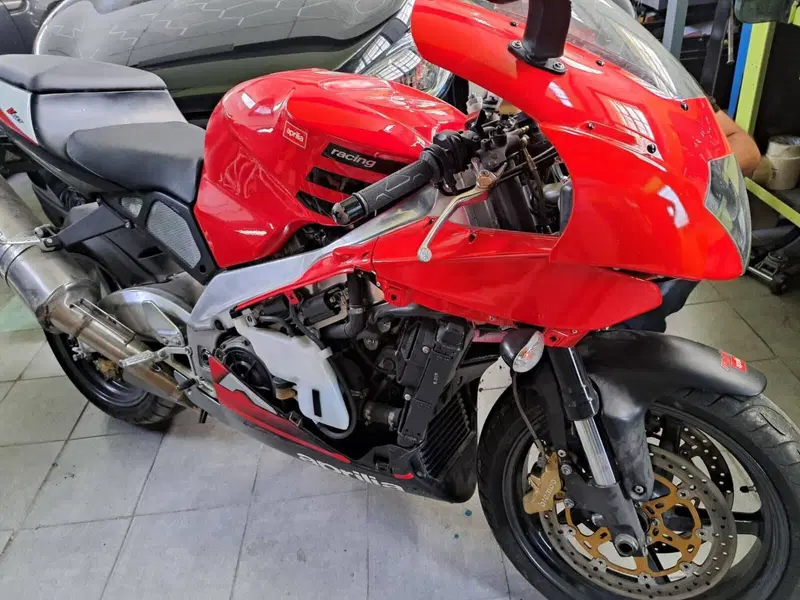Aprilia RSV 1000 (2002)