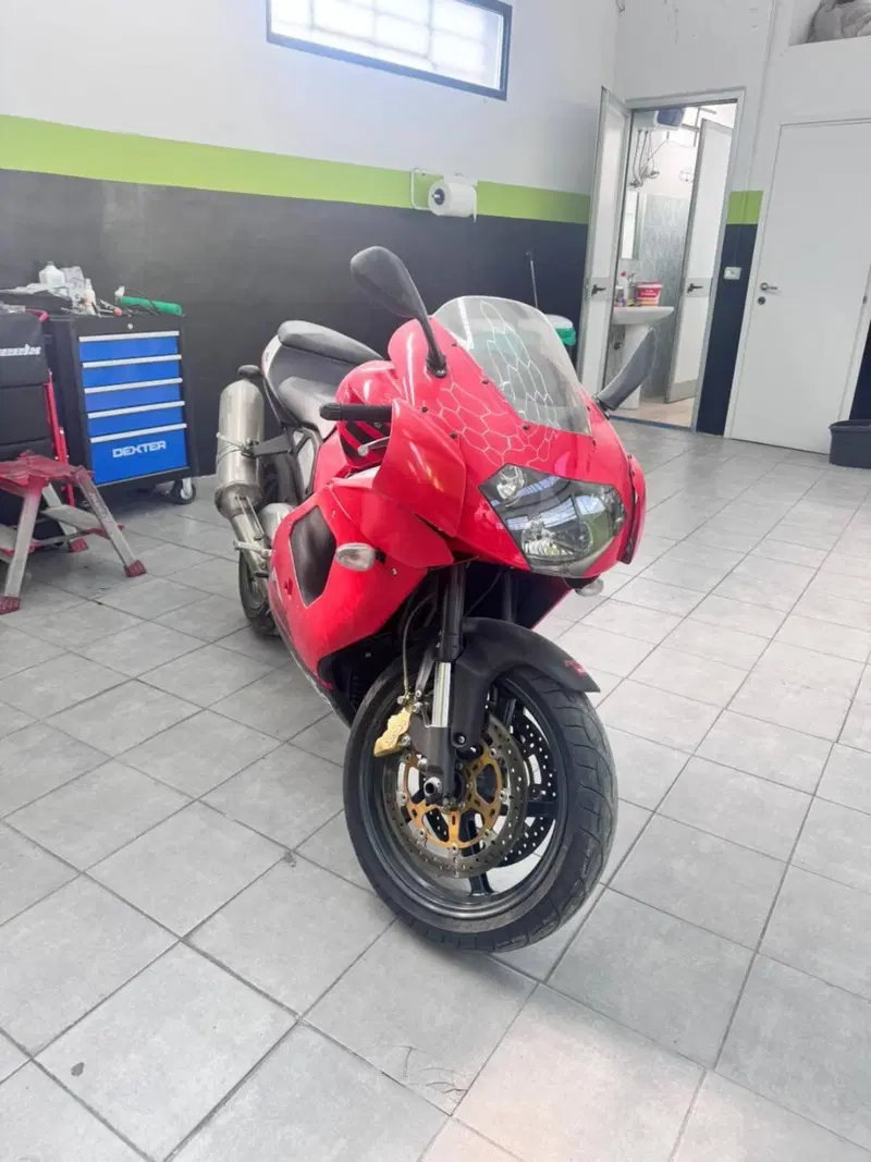 Aprilia RSV 1000 (2002) (5)