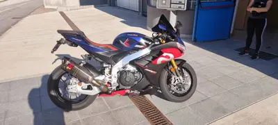 Aprilia RSV4 1100 Factory (2021 - 24) usata