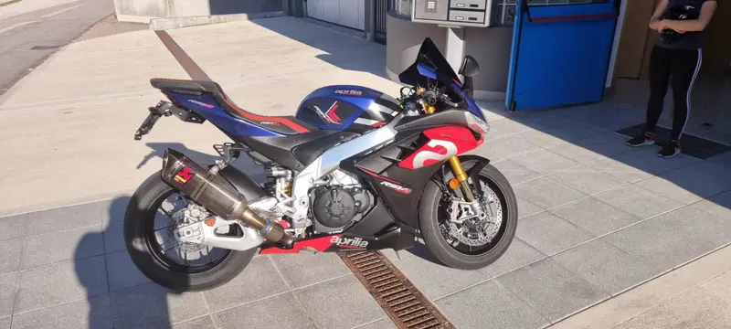 Aprilia RSV4 1100 Factory (2021 - 24)