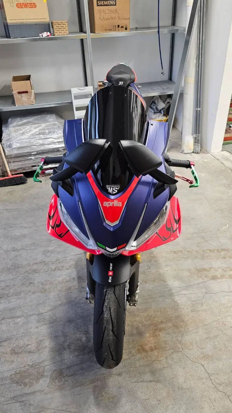 Aprilia RSV4 1100 Factory (2021 - 24) (3)