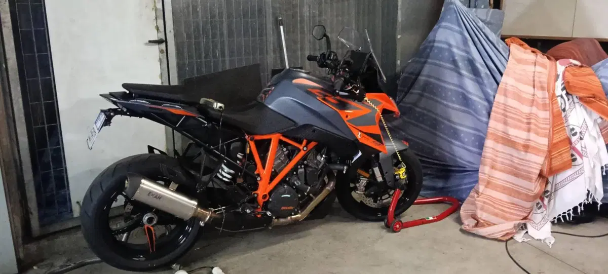 KTM 1290 Super Duke GT (2022 - 25)