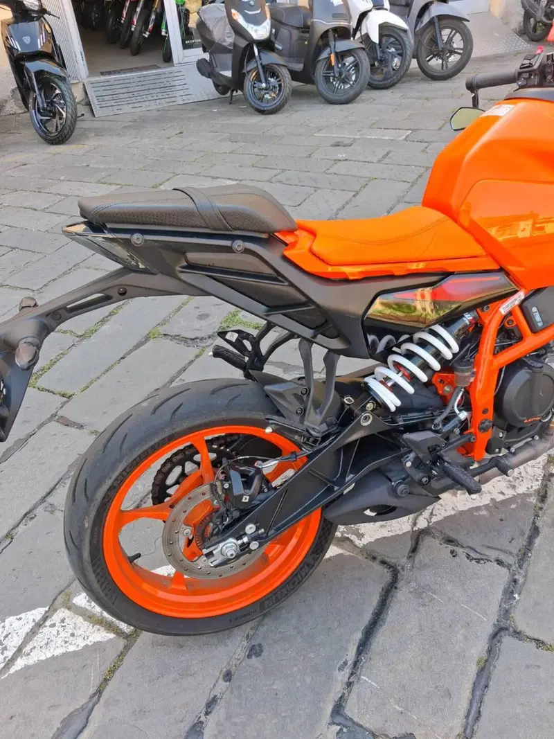 KTM 390 Duke (2024 - 25) (3)