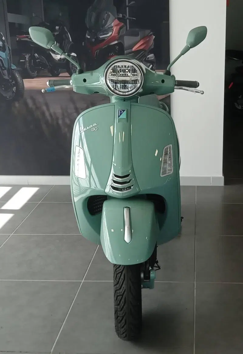 Vespa GTS 310 80th (2026) (2)