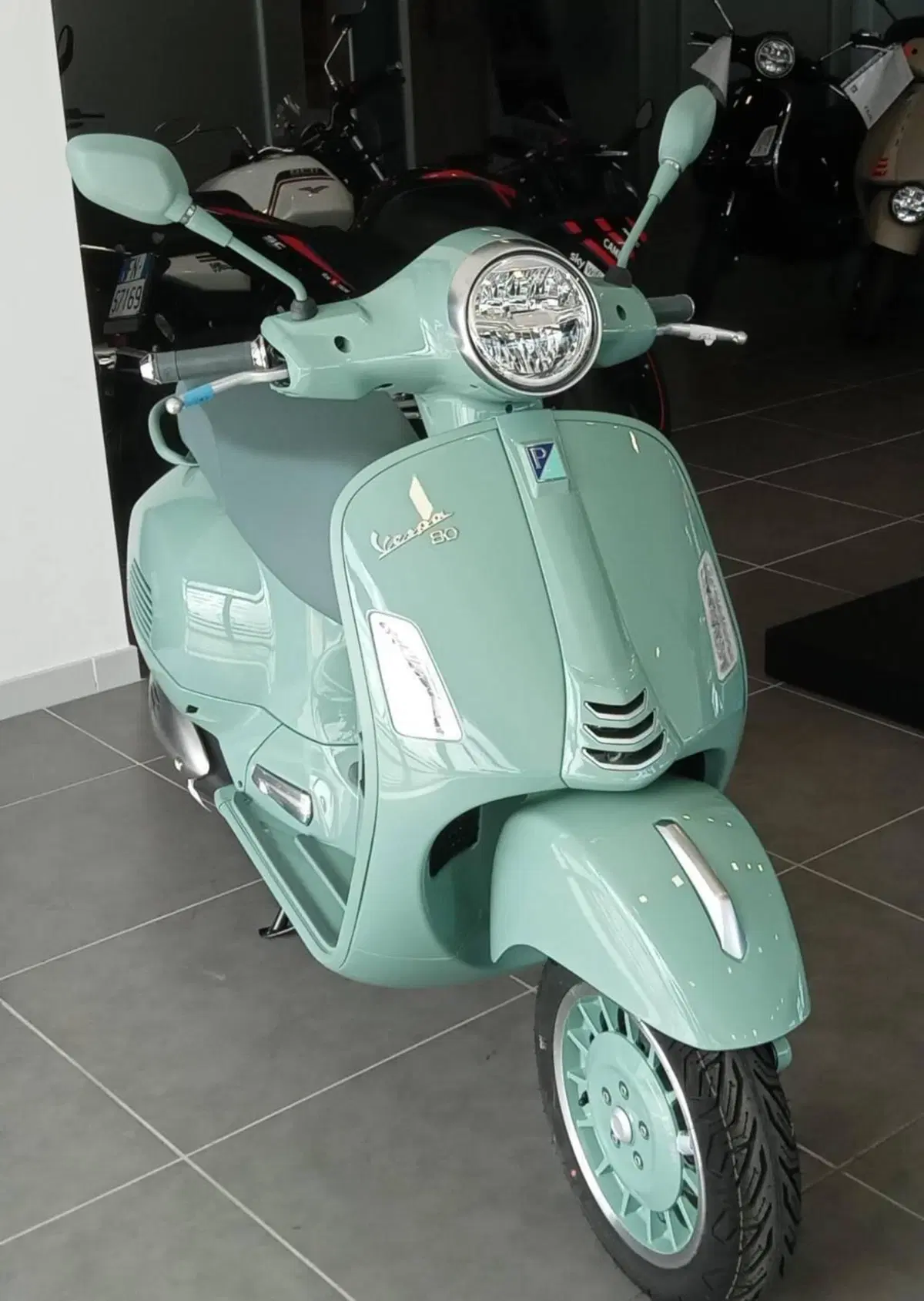Vespa GTS 310 80th (2026) (3)