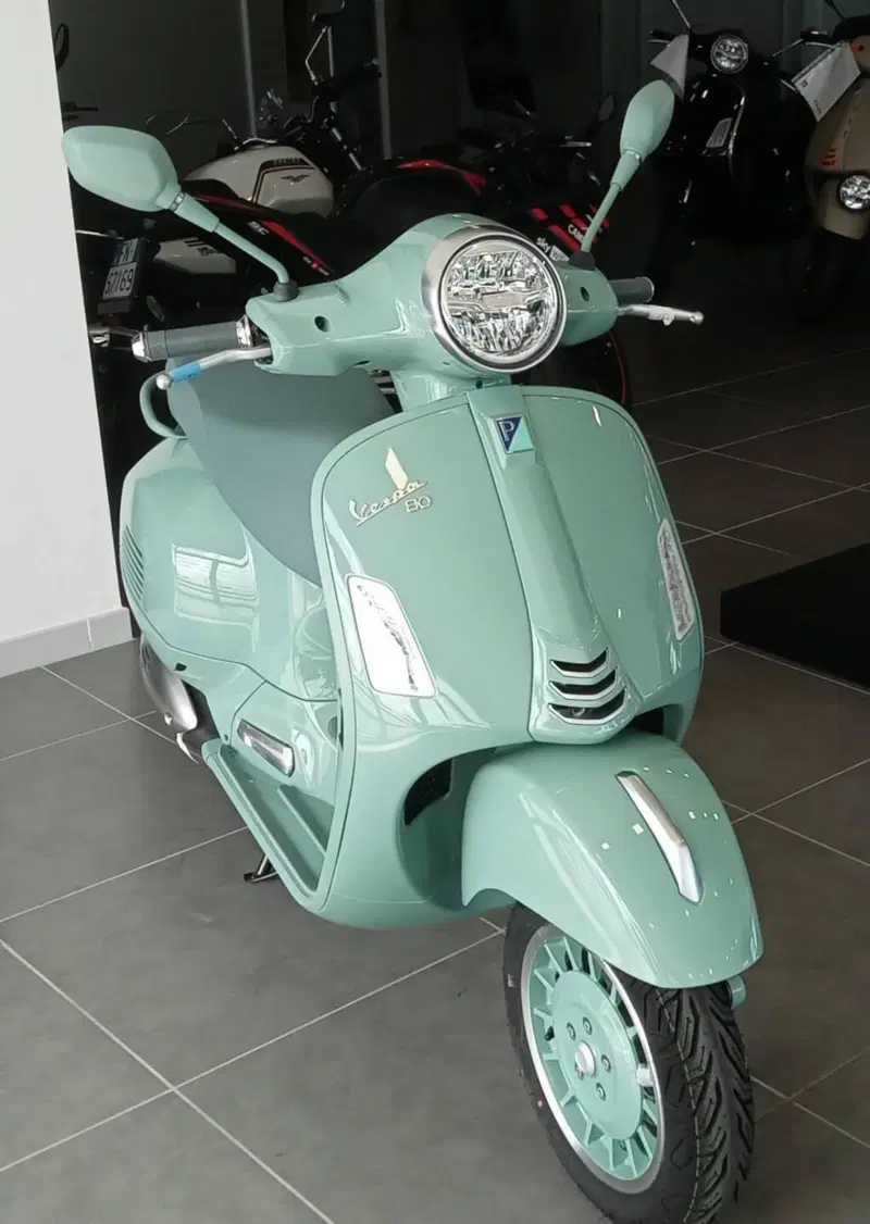 Vespa GTS 310 80th (2026) (3)