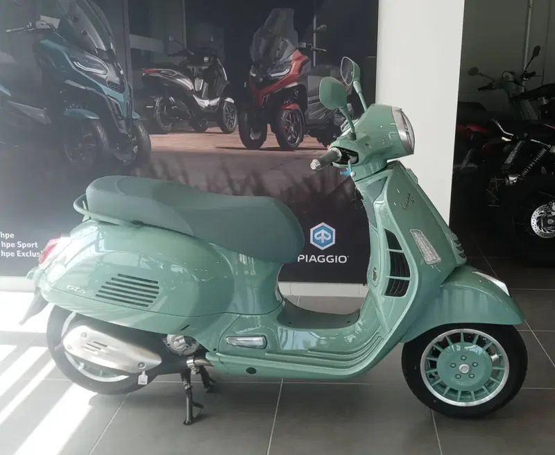 Vespa GTS 310 80th (2026) (4)