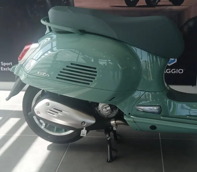 Vespa GTS 310 80th (2026) (6)