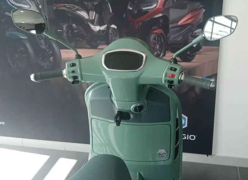 Vespa GTS 310 80th (2026) (11)