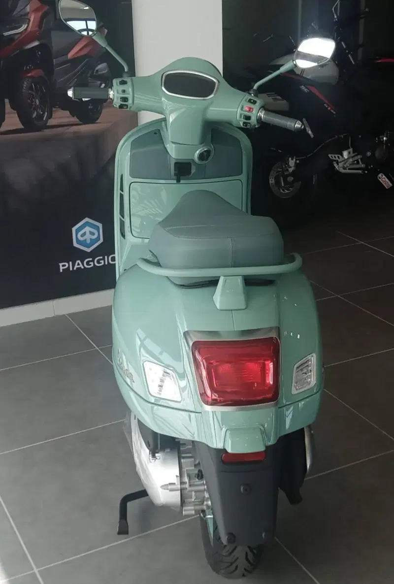 Vespa GTS 310 80th (2026) (12)
