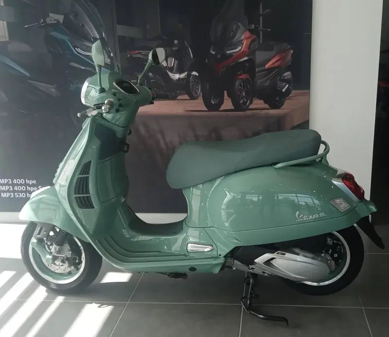 Vespa GTS 310 80th (2026) (13)