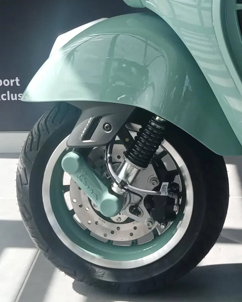 Vespa GTS 310 80th (2026) (15)