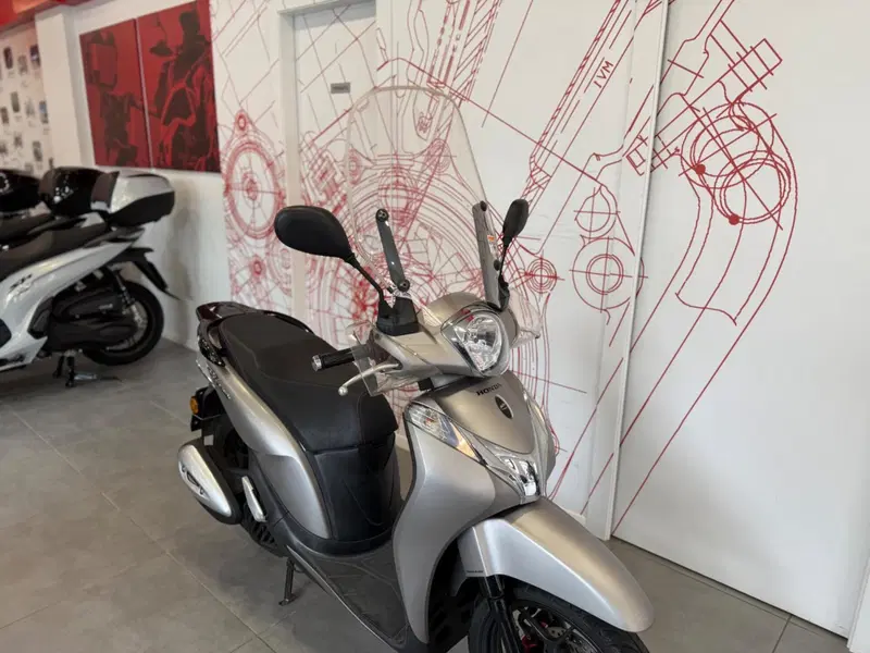 Honda SH 125 Mode (2017 - 20) (10)