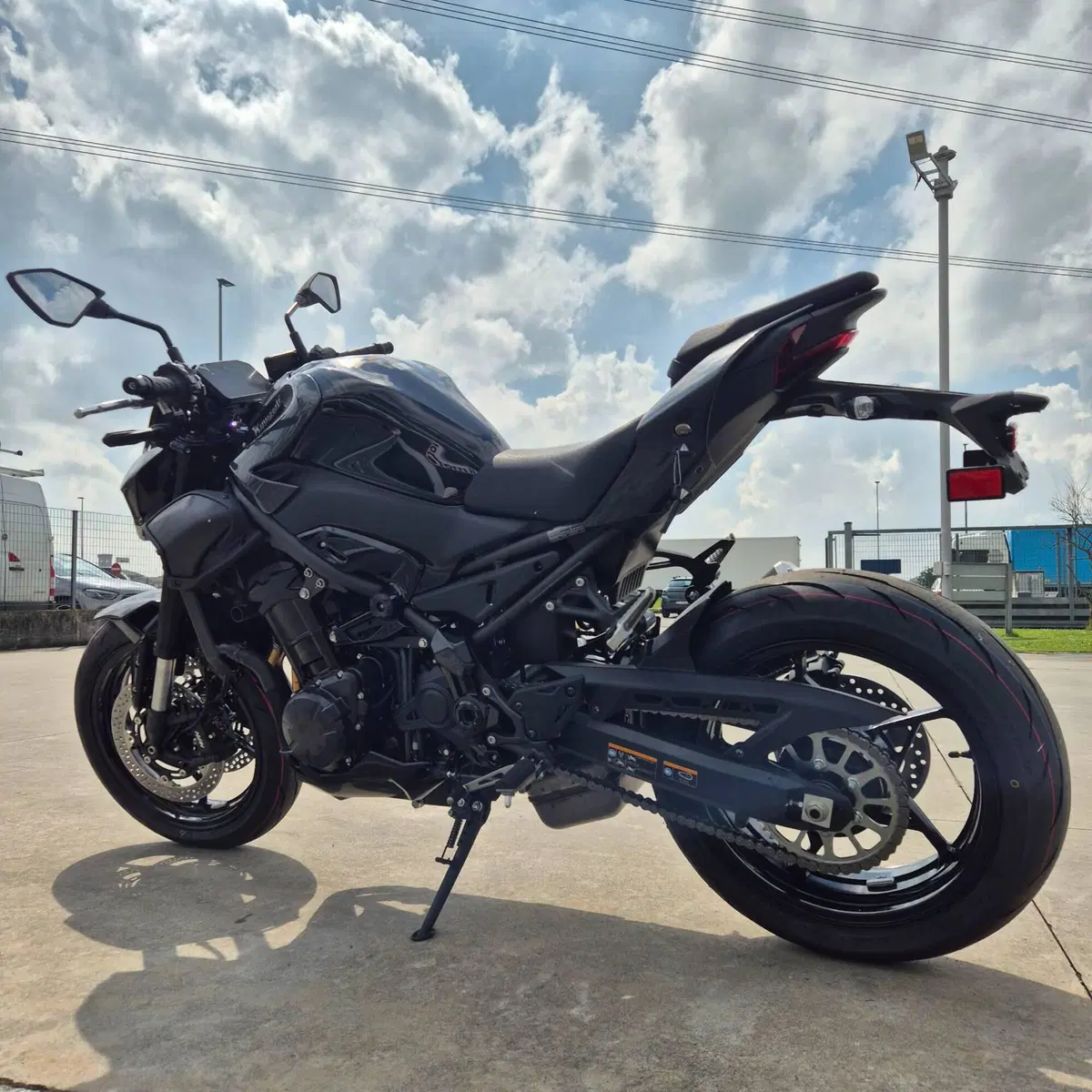 Kawasaki Z 900 (2025 - 26) (3)