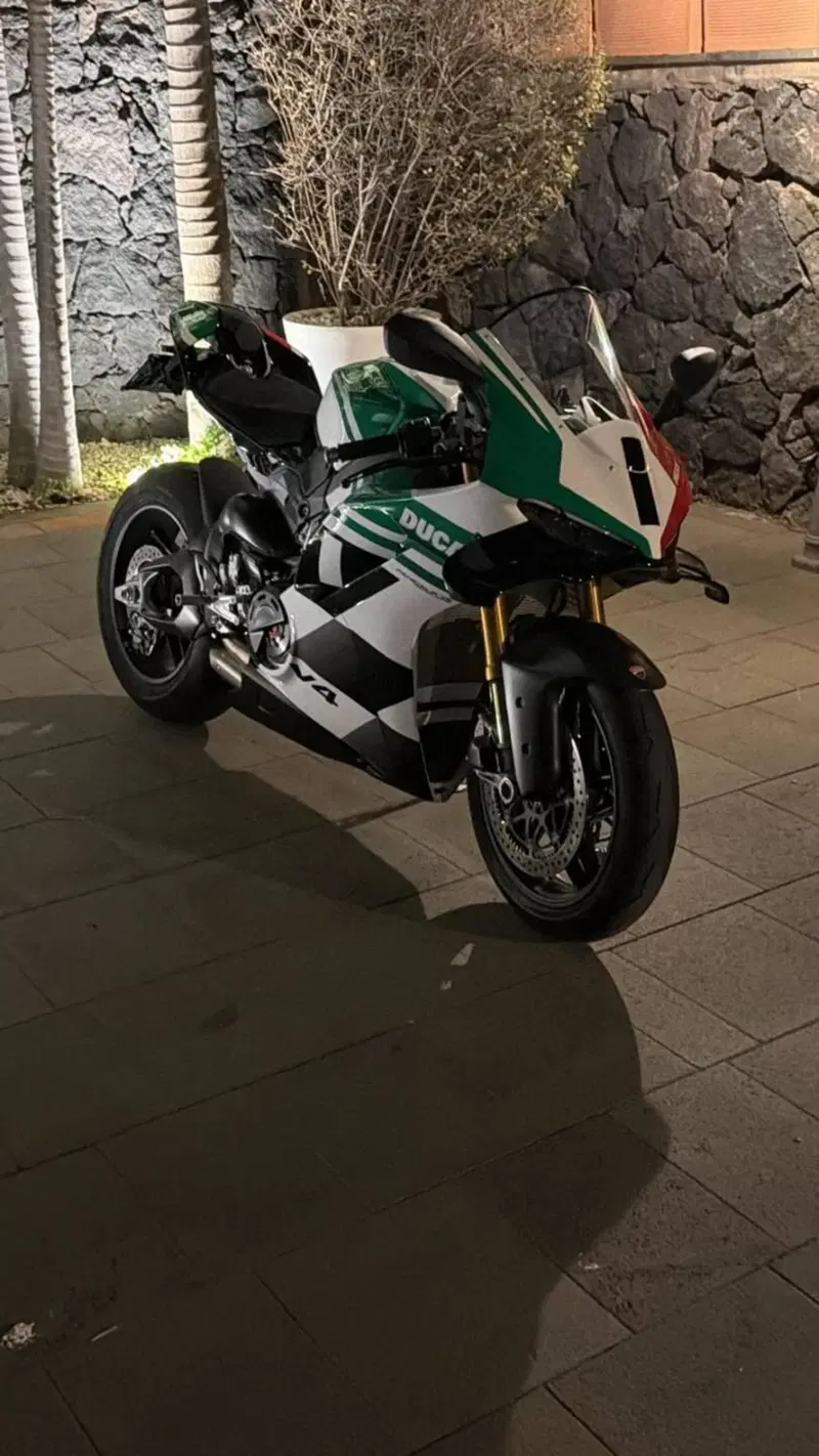 Ducati Panigale V4 Tricolore (2025 - 26) (2)