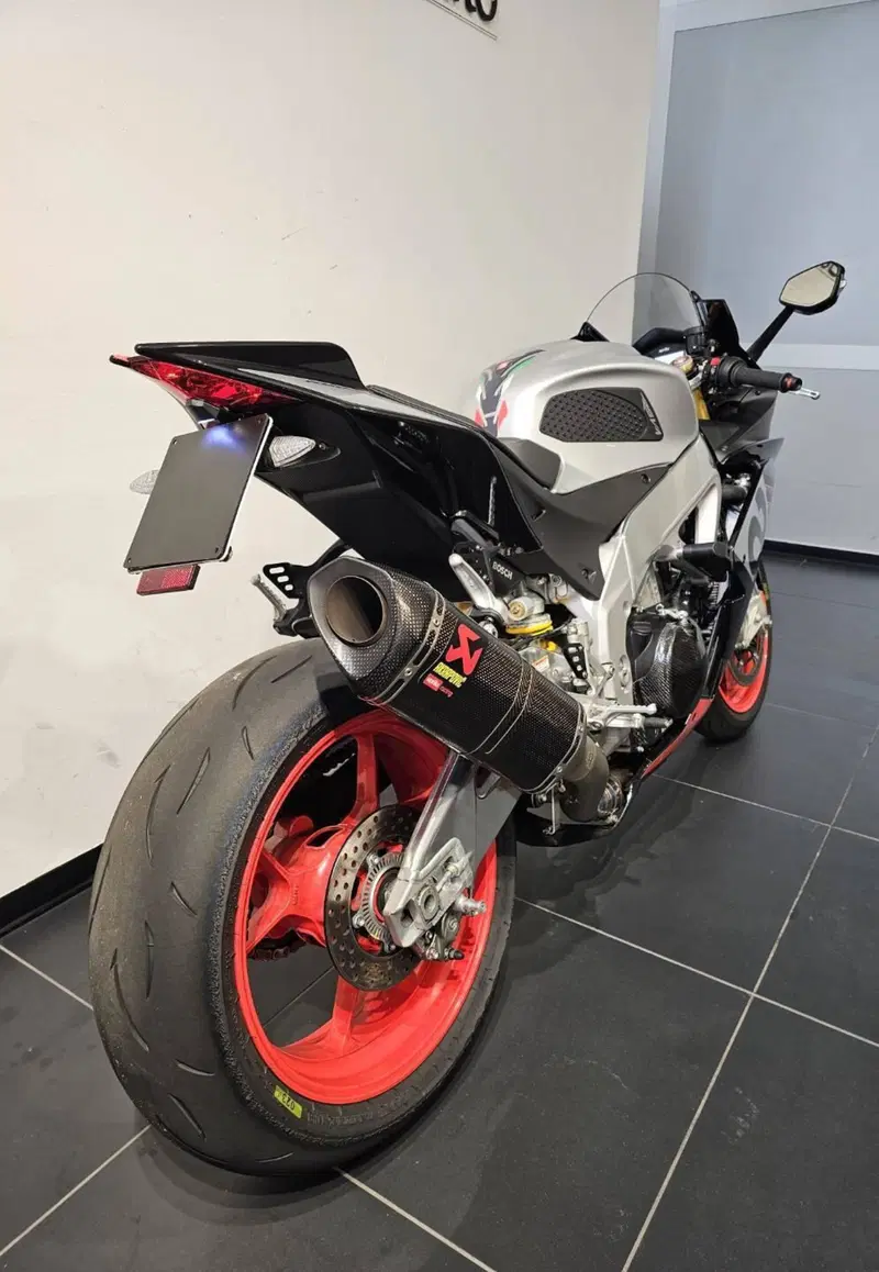 Aprilia RSV4 RR (2019 - 20) (4)
