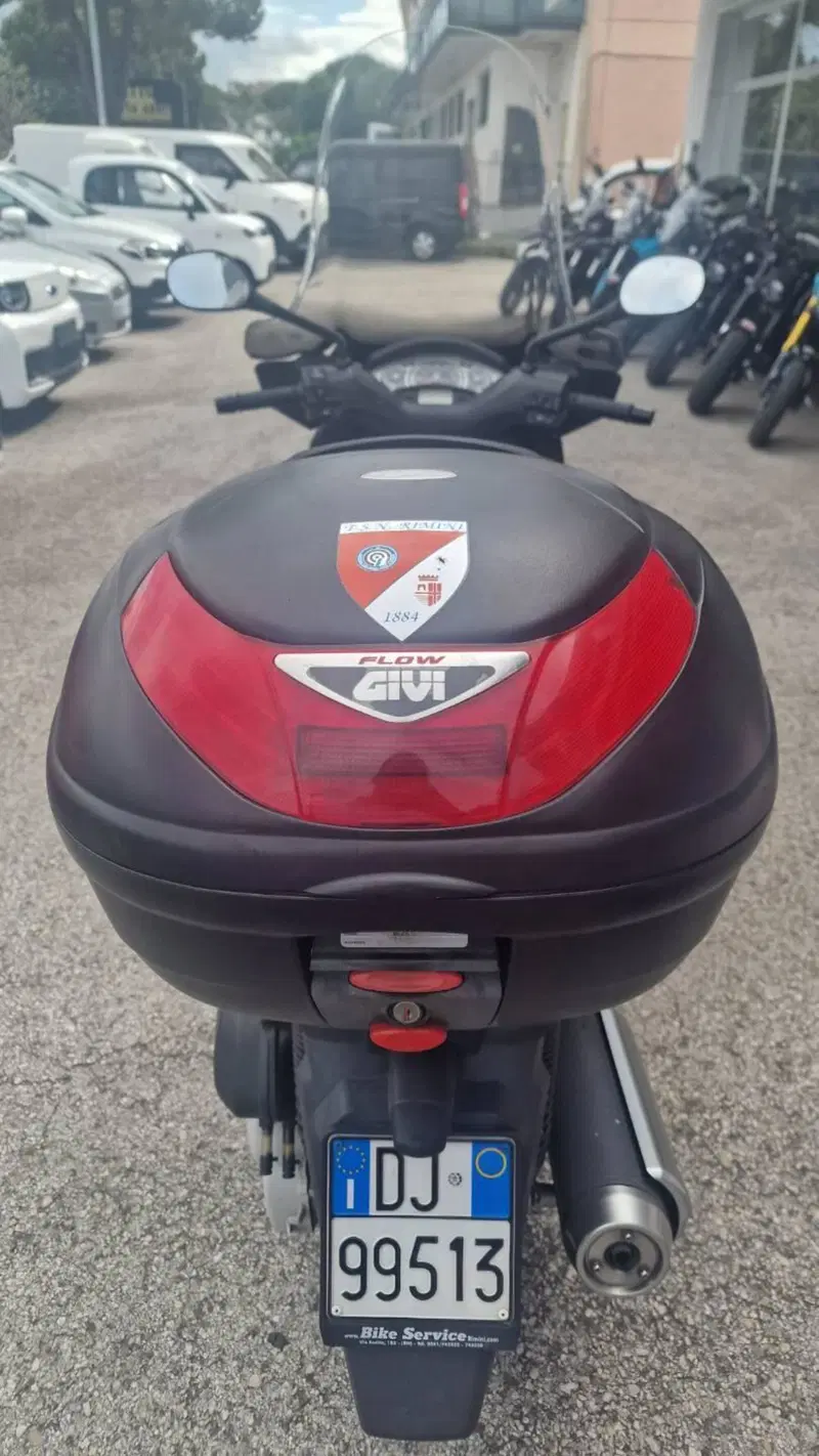 Yamaha X-Max 250 (2007 - 09) (5)