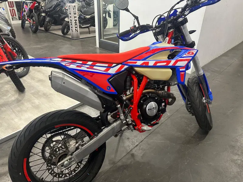 Betamotor RR 125 4T Motard R (2023 - 24) (4)