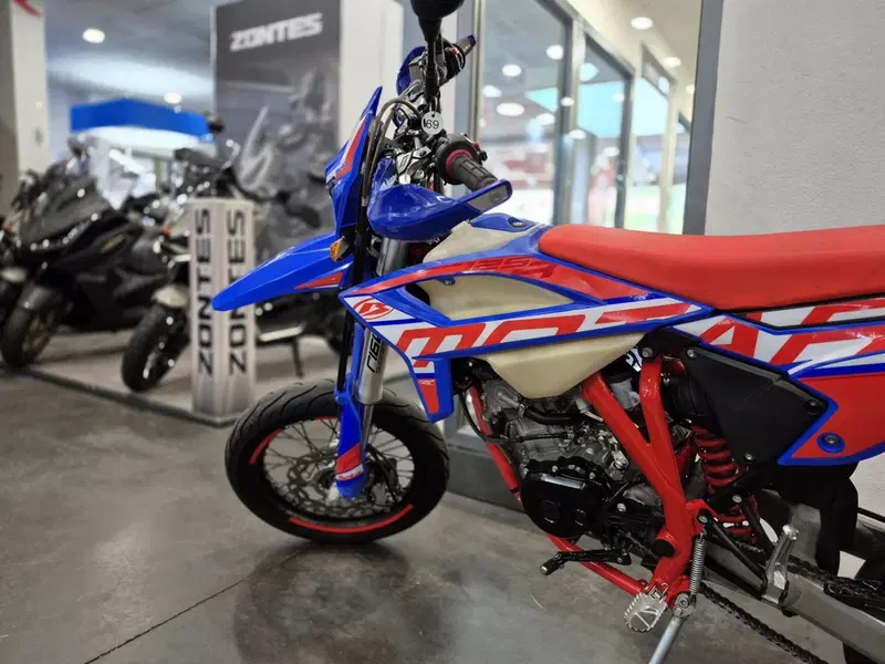 Betamotor RR 125 4T Motard R (2023 - 24) (18)