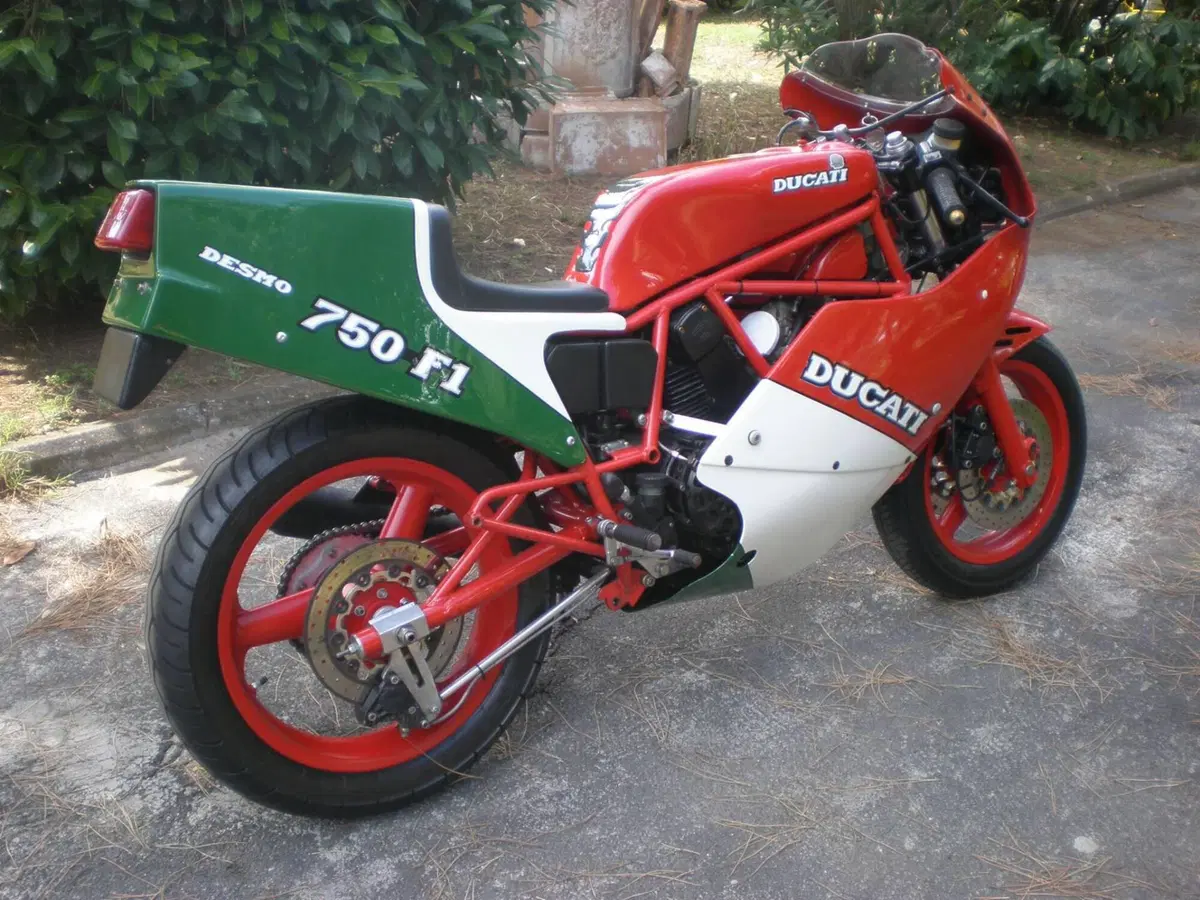 Ducati 750 F1 (3)