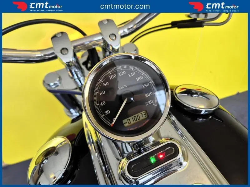 Harley-Davidson 1584 Rocker C (2009 - 11) - FXCWC (5)