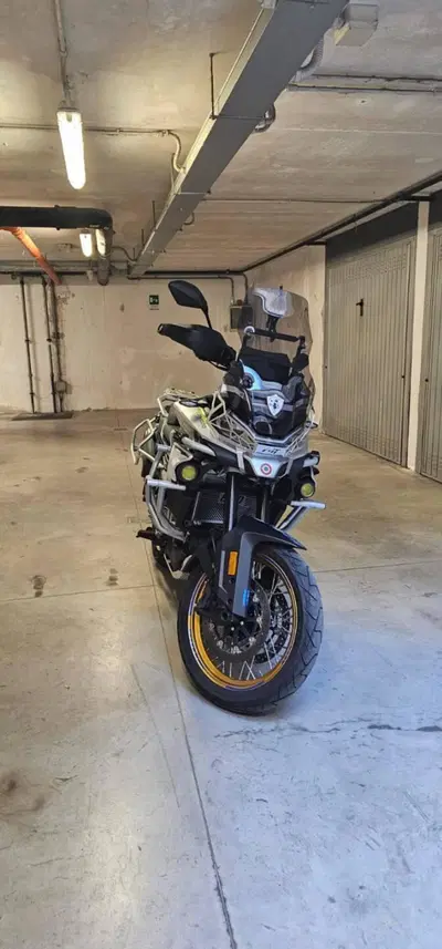 CFMOTO 800MT Touring (2022 - 26) usata