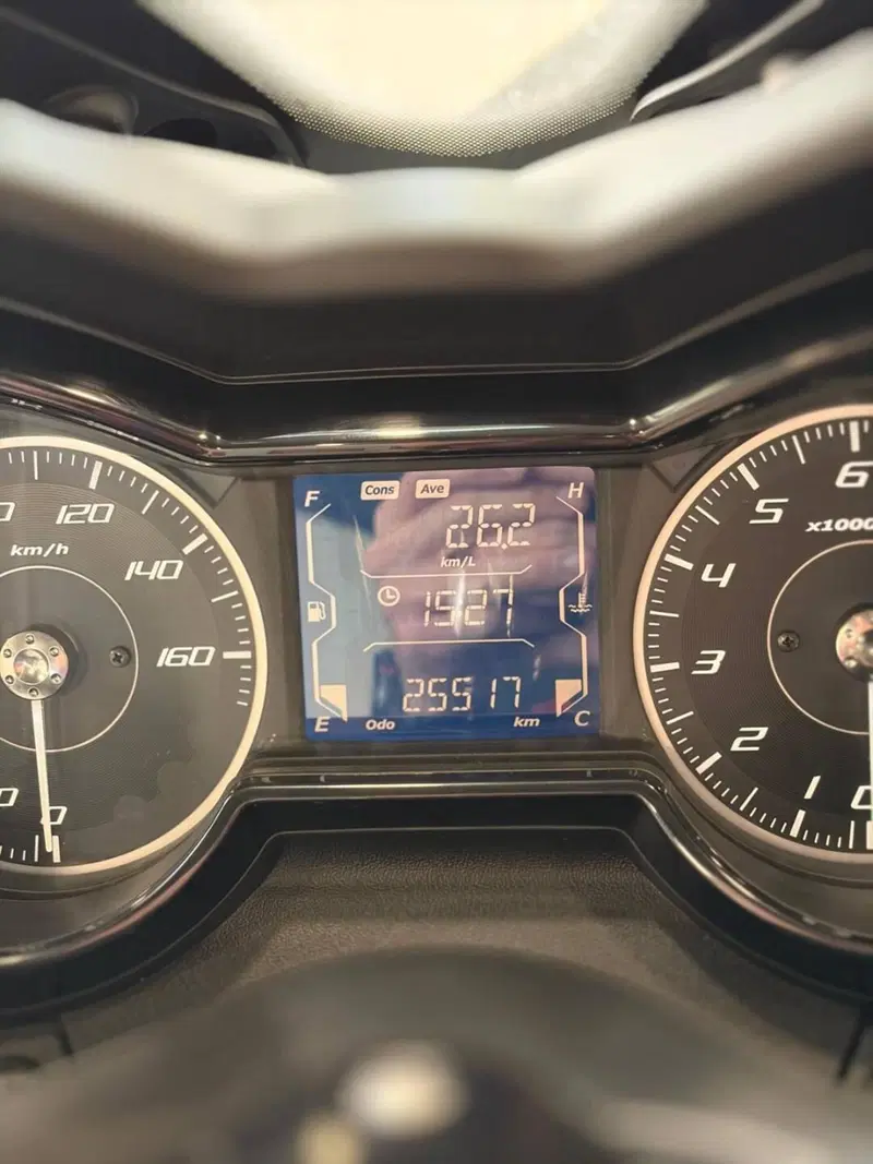 Yamaha X-Max 300 (2021 - 24) (3)
