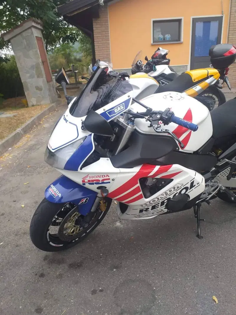Honda CBR 900 RR Fireblade (2002 - 04) (2)
