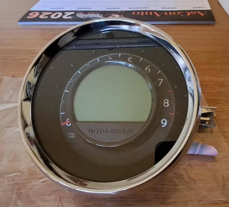 GRUPPO STRUMENTI/CRUSCOTTO CALIFORNIA 1400 Moto Guzzi (3)