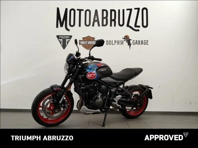 Triumph Trident 660 Triple Tribute Edition (2025 - 26) (4)