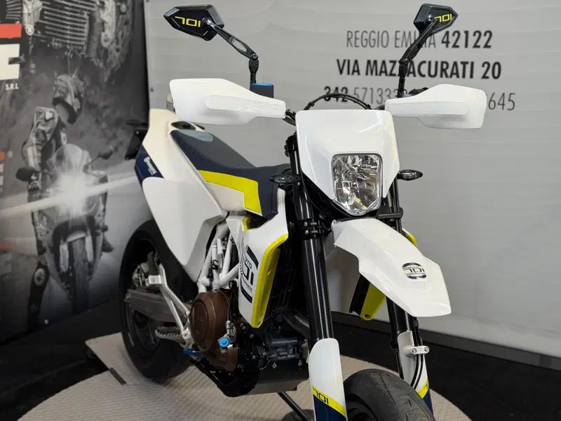 Husqvarna 701 Supermoto (2017 - 19) (5)