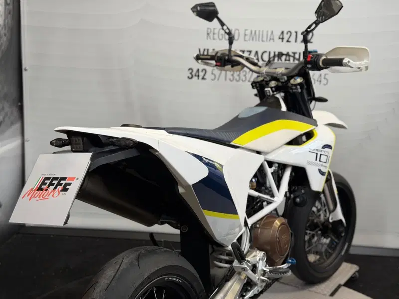 Husqvarna 701 Supermoto (2017 - 19) (12)
