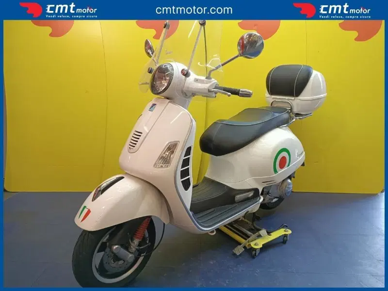 Vespa GTS 300 Super (2008 - 16) (2)
