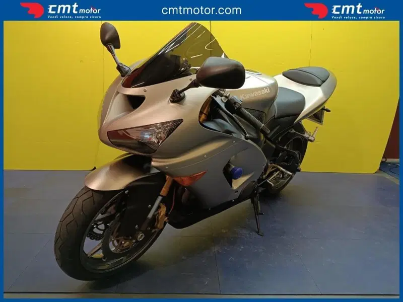 Kawasaki Ninja 636 ZX-6R (2005 - 06) (2)