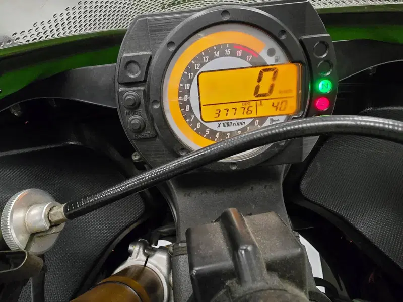 Kawasaki Ninja 636 ZX-6R (2005 - 06) (5)