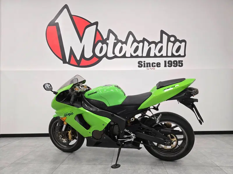 Kawasaki Ninja 636 ZX-6R (2005 - 06) (2)