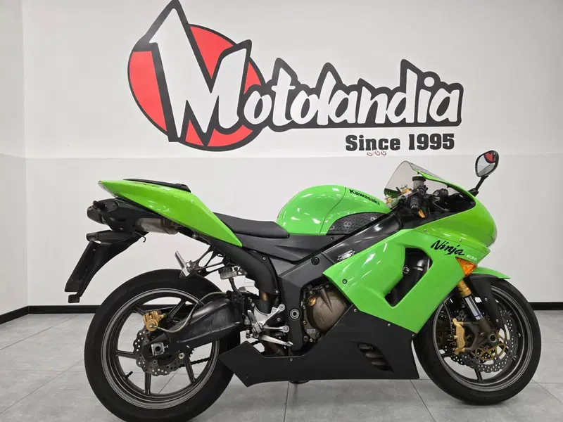 Kawasaki Ninja 636 ZX-6R (2005 - 06) (3)