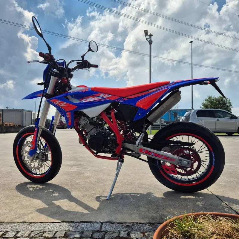 Betamotor RR 125 4T Motard R (2025 - 26) (3)