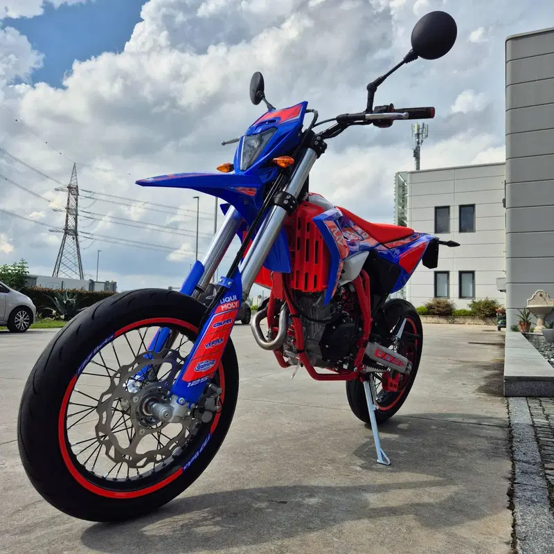 Betamotor RR 125 4T Motard R (2025 - 26) (4)