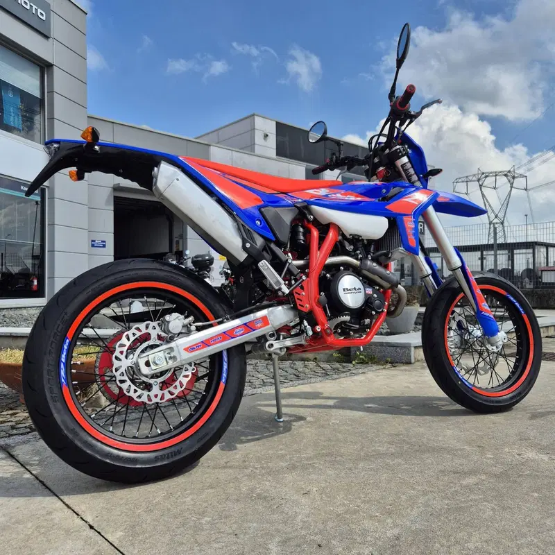 Betamotor RR 125 4T Motard R (2025 - 26) (2)