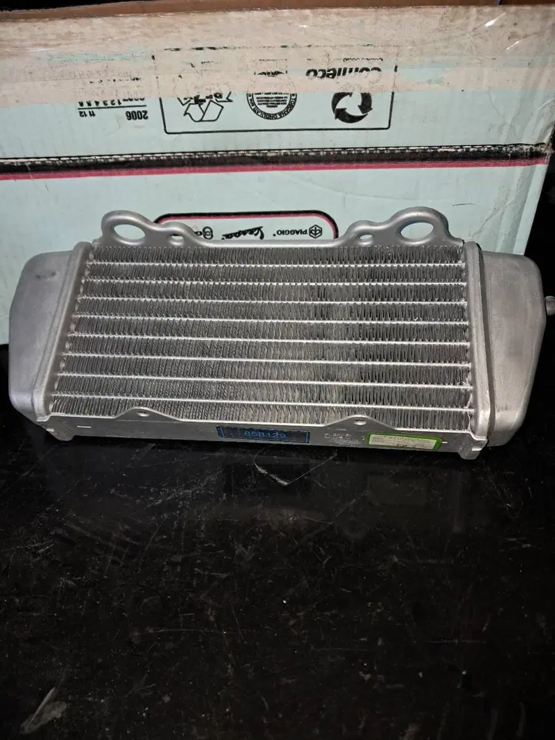 RADIATORE SX PER RX/SX 125 2008/10 Aprilia