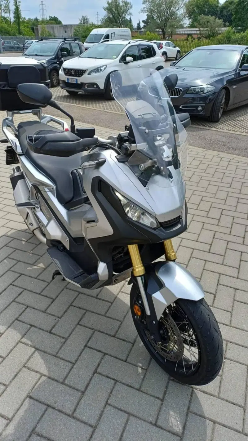 Honda X-ADV 750 (2017) (2)