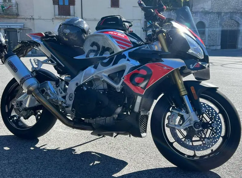 Aprilia Tuono V4 RR (2017 - 18) (7)