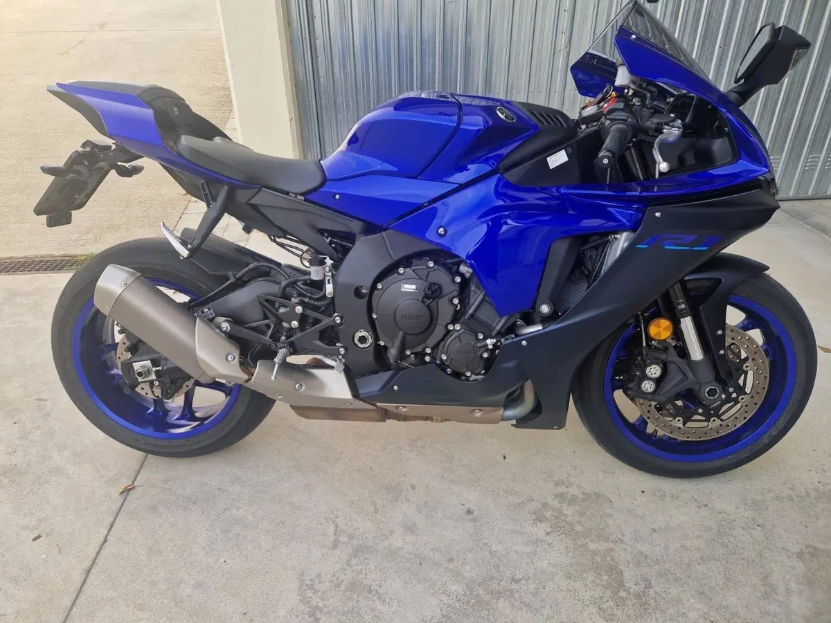 Yamaha YZF R1 (2020 - 25)