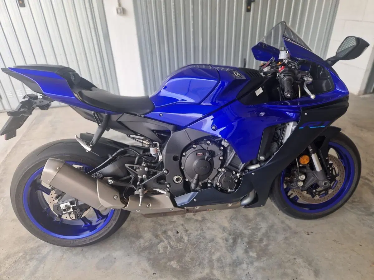 Yamaha YZF R1 (2020 - 25) (4)