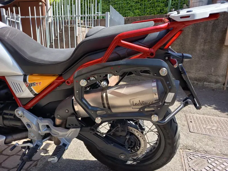 Moto Guzzi V85 TT Evocative Graphics (2019 - 20) (6)