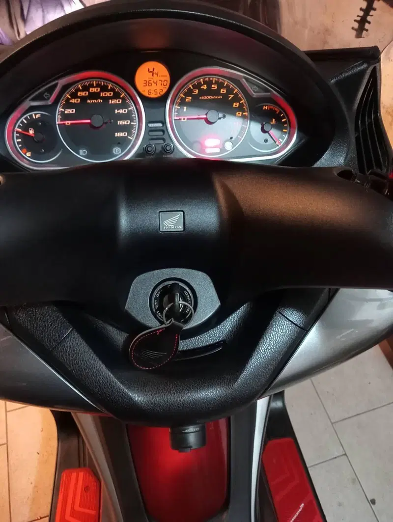 Honda SW-T 400 (2009 - 16) (7)